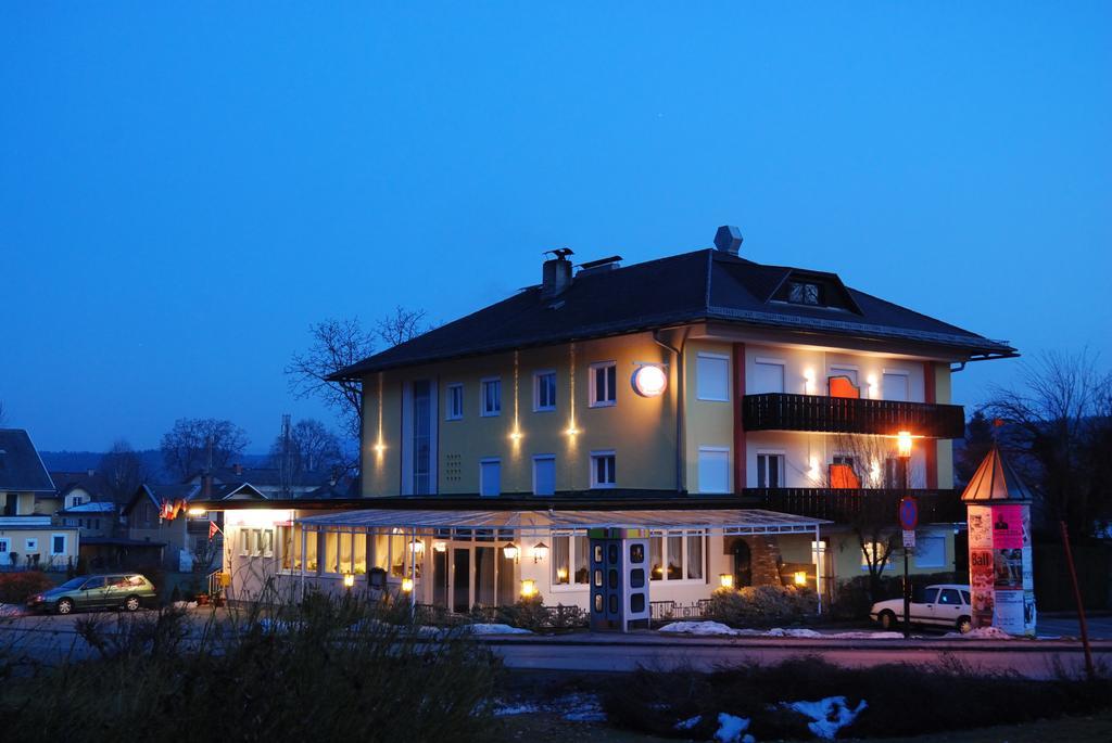 Kirchenwirt Hotel Velden am Woerthersee Exterior photo